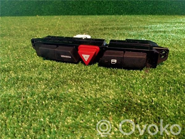 KIA Ceed Hazard light switch 