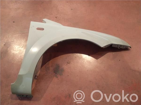 Ford Focus Etulokasuojan reuna 