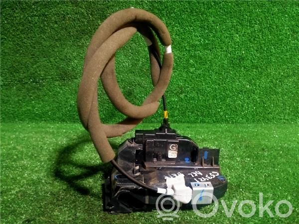 Nissan Qashqai Front door lock 