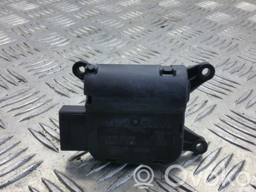 Audi A4 S4 B7 8E 8H Motor/actuator clapetă aer 