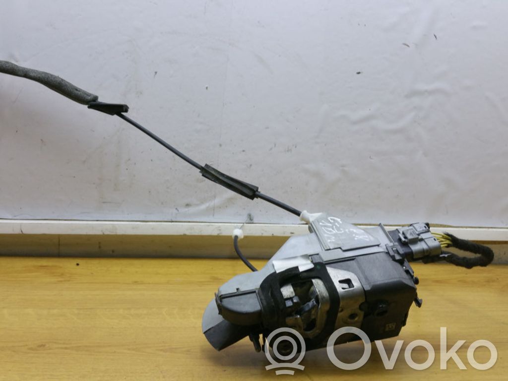 Citroen C5 Front door lock 
