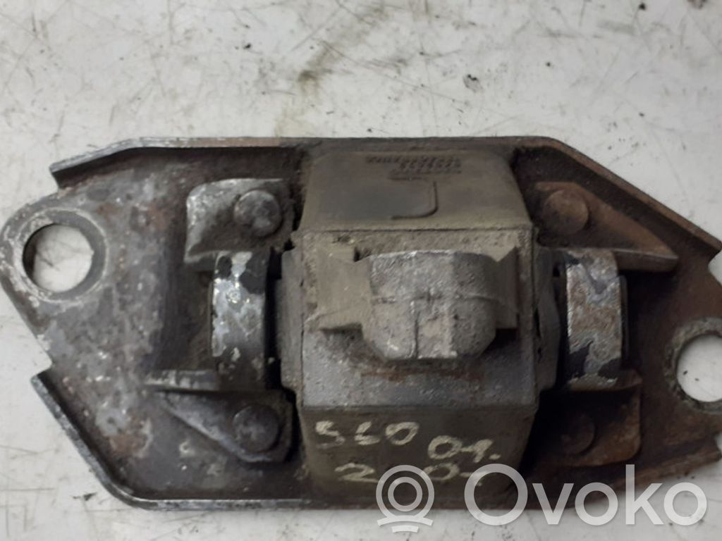 Volvo S60 Engine mount bracket 