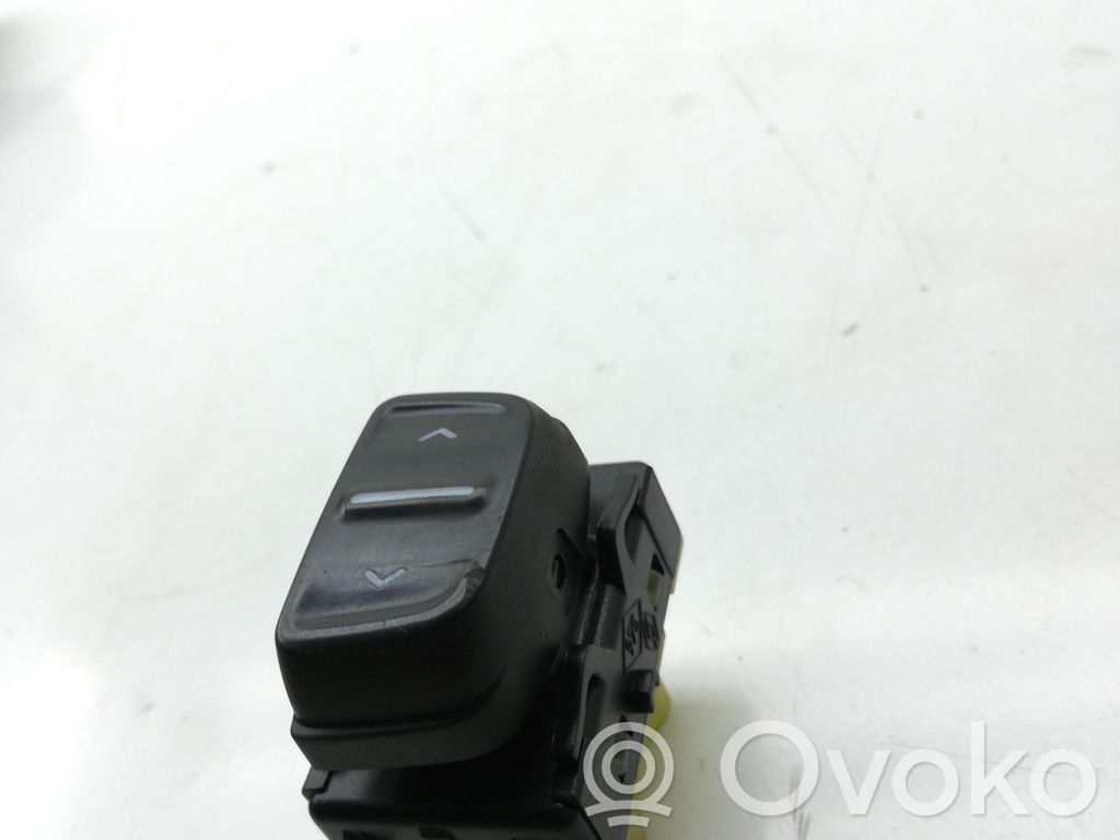 Dacia Sandero Electric window control switch 