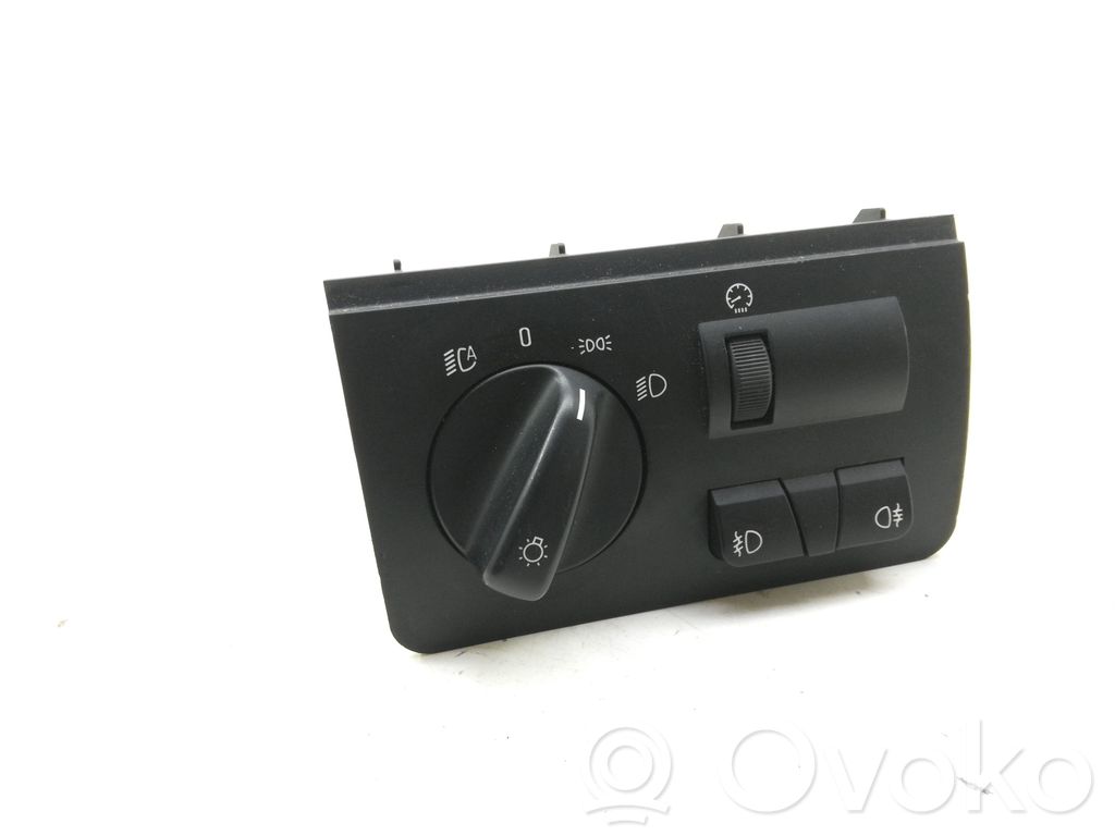 Light switch   6909775,037045061