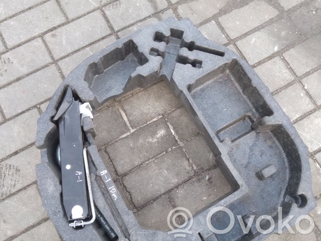 Audi A1 Tool box 