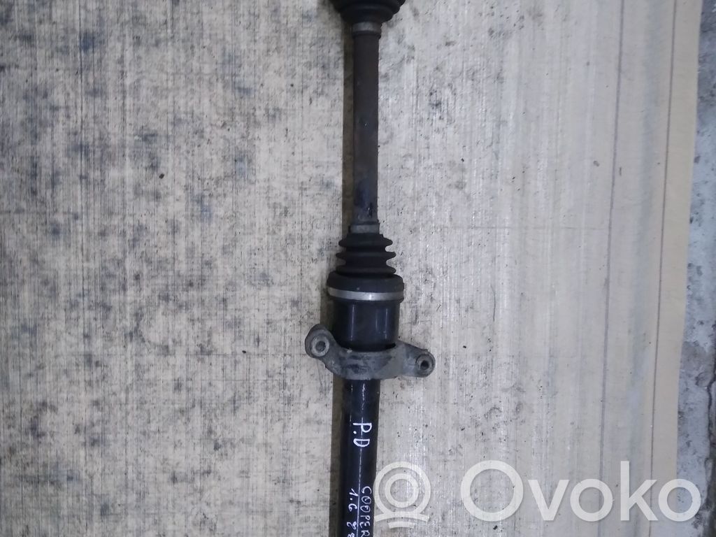 Etuvetoakseli