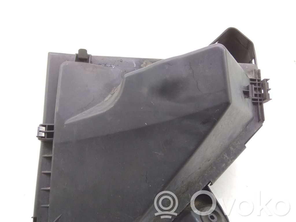 Air filter box   1371779746005