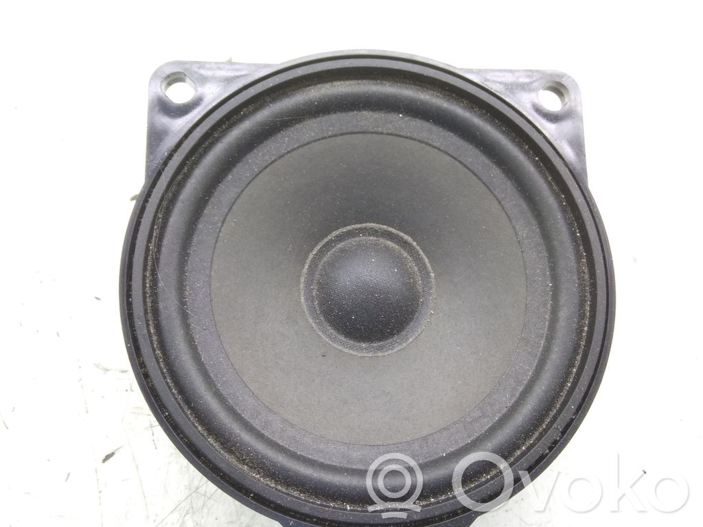 BMW 1 E81 E87 Garsiakalbis (-iai) galinėse duryse 