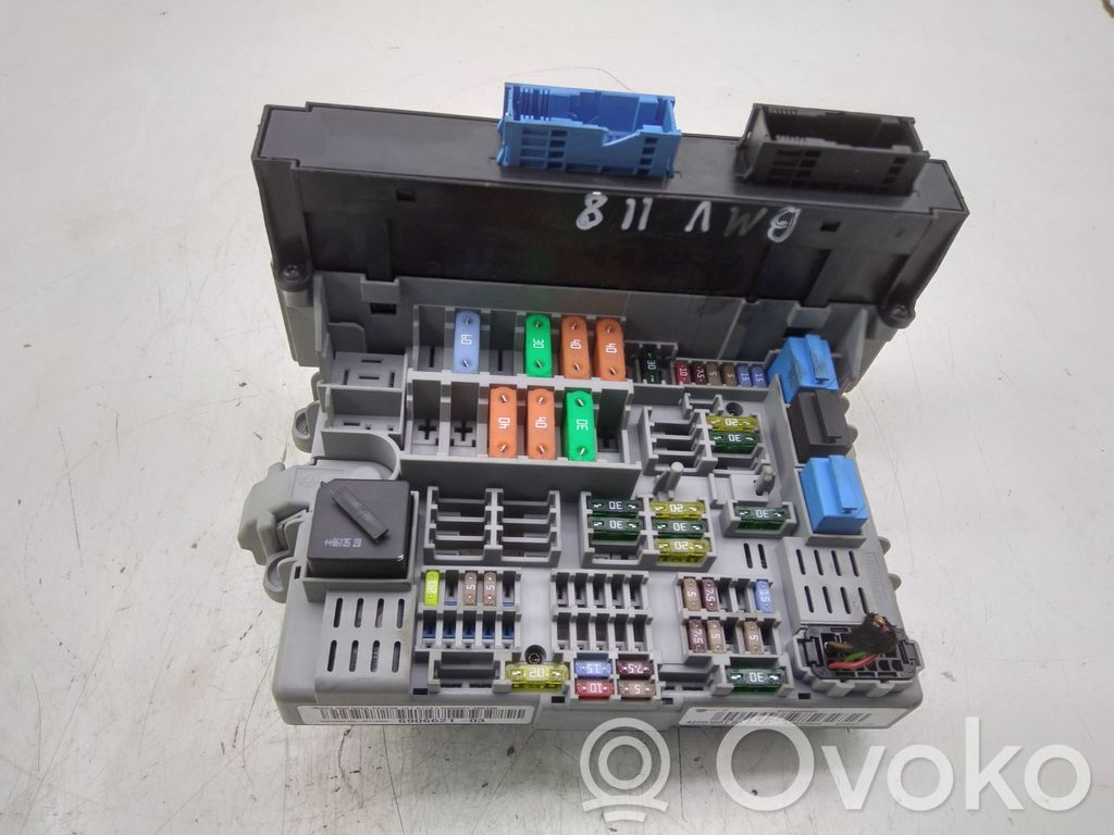 BMW 1 E81 E87 Drošinātāju bloks 