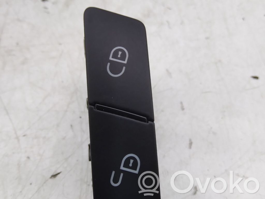 Mercedes-Benz C W204 Central locking switch button 