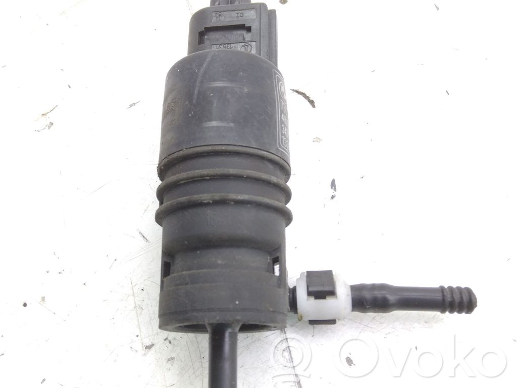 BMW 3 F30 F35 F31 Windscreen/windshield washer pump 