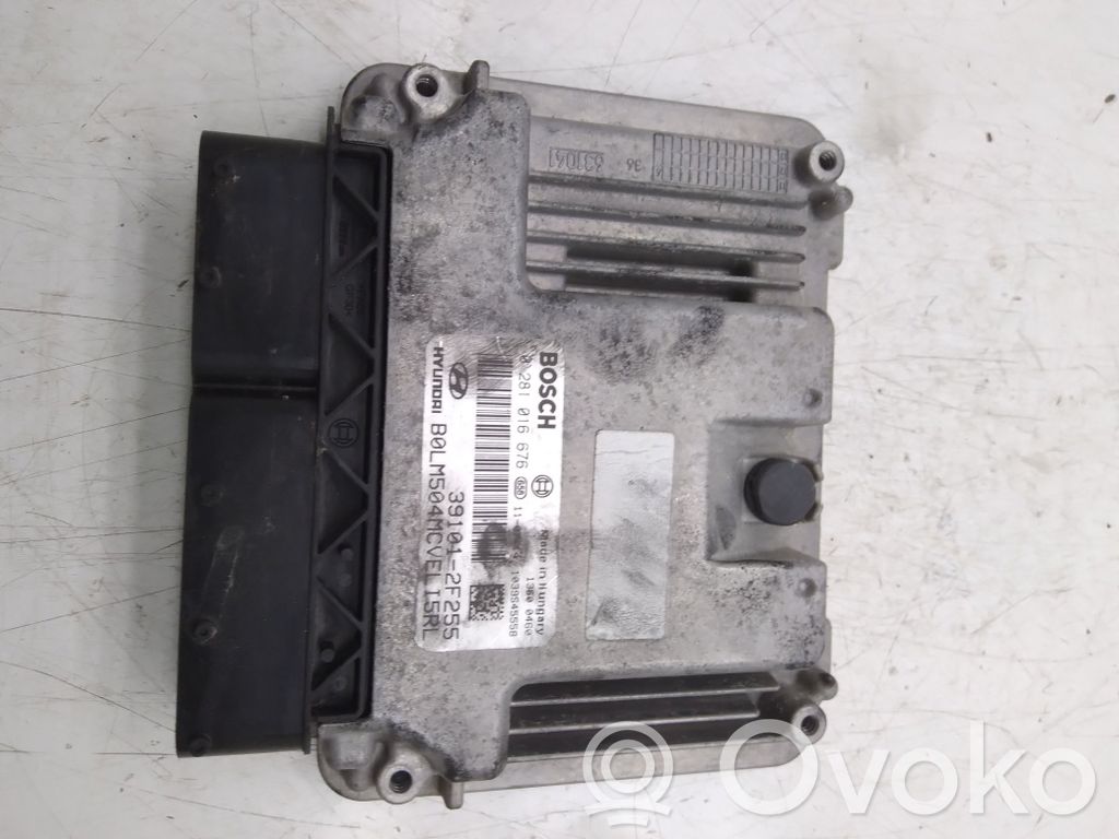 Hyundai ix35 Engine control unit/module 