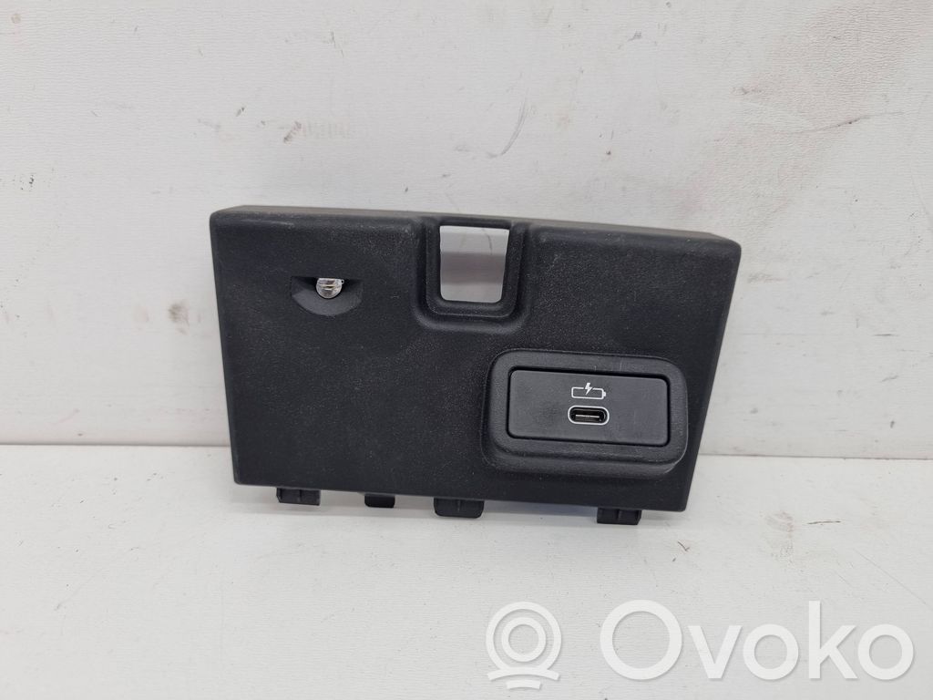 BMW M4 G82 G83 USB socket connector 
