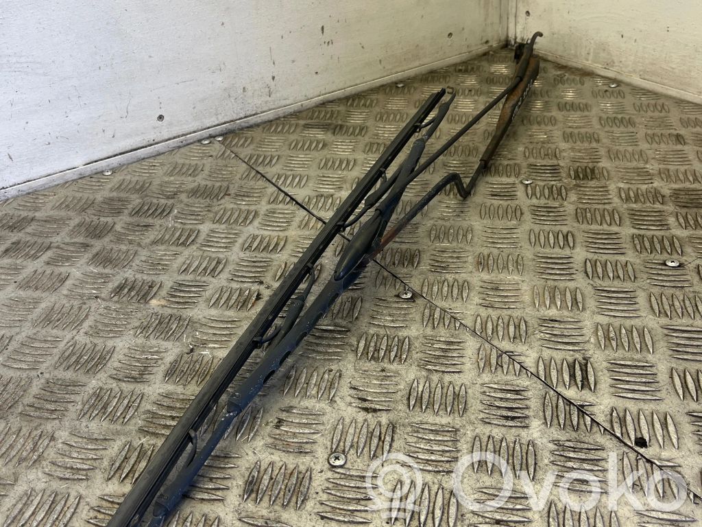 Iveco Daily 3rd gen Front wiper blade arm 