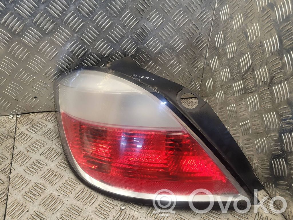 Opel Astra H Lampa tylna 