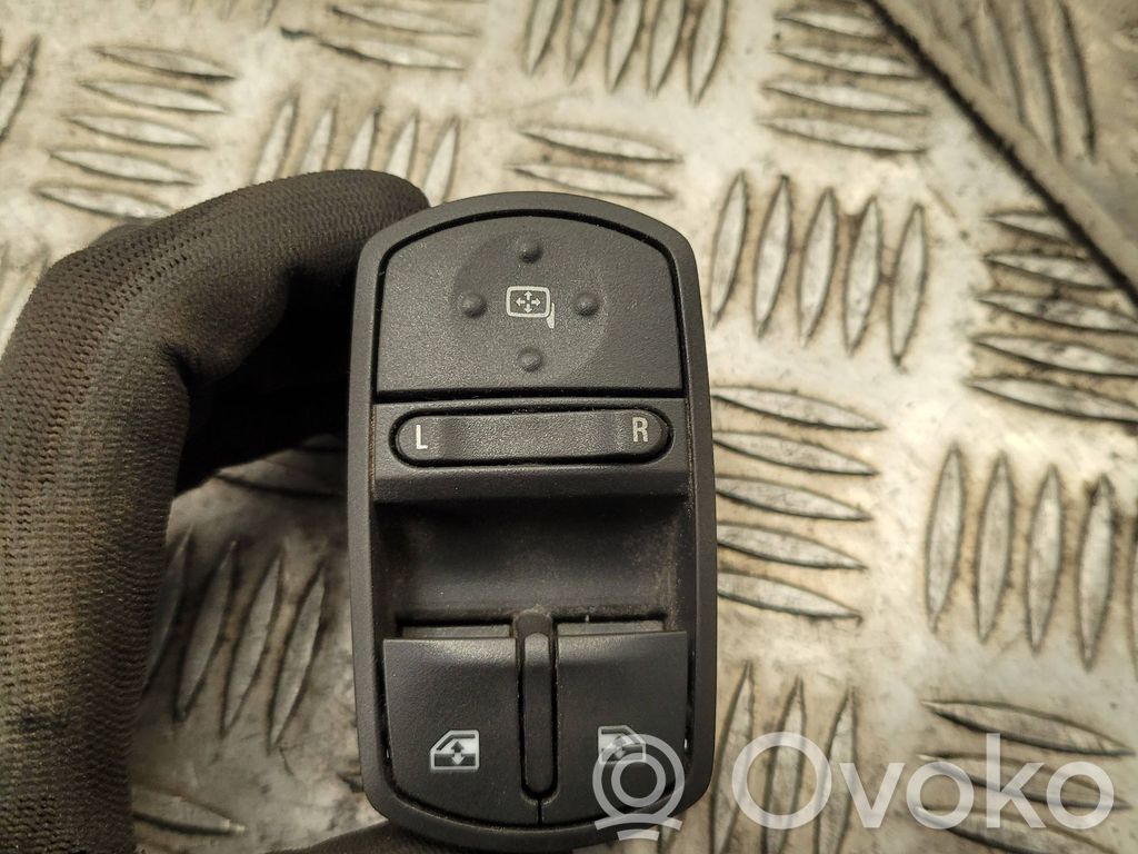 Opel Corsa D Electric window control switch 