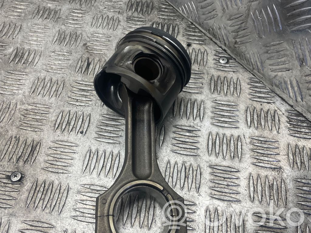 BMW 3 E90 E91 Piston with connecting rod 