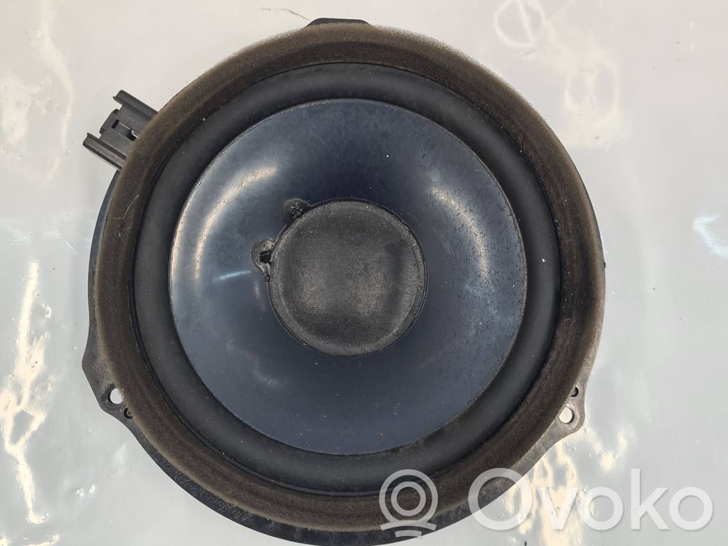 Ford Mondeo MK IV Garsiakalbis (-iai) priekinėse duryse 