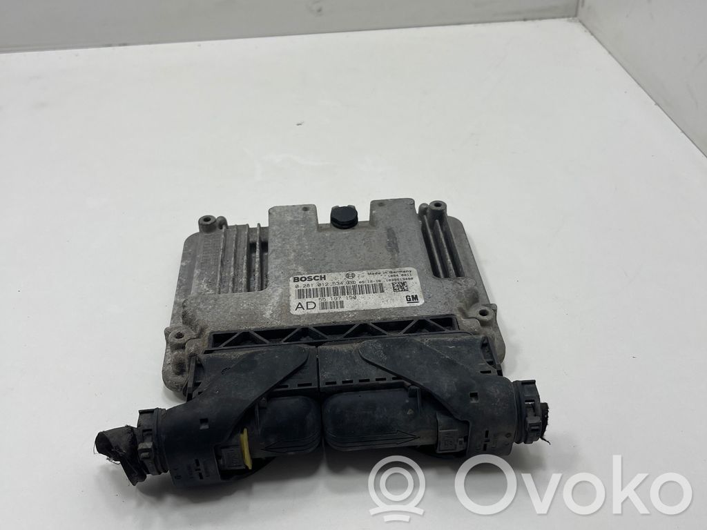 Opel Vectra C Engine control unit/module 