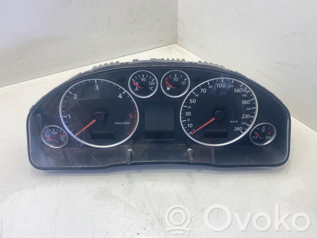 Audi A6 S6 C5 4B Licznik / Prędkościomierz 