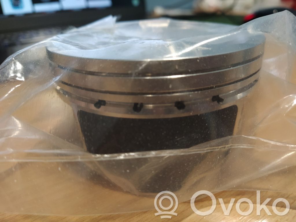 Subaru Outback (BS) Piston 