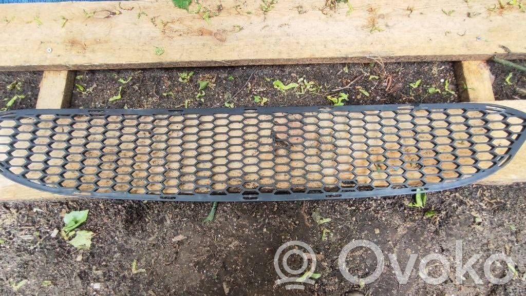 Front bumper upper radiator grill   3399122