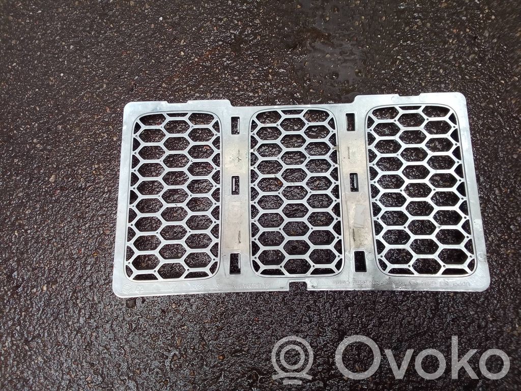 Jeep Grand Cherokee Maskownica / Grill / Atrapa górna chłodnicy 