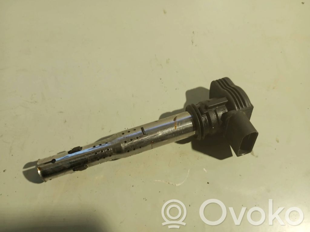 Audi A4 S4 B7 8E 8H Cewka zapłonowa wysokiego napięcia 