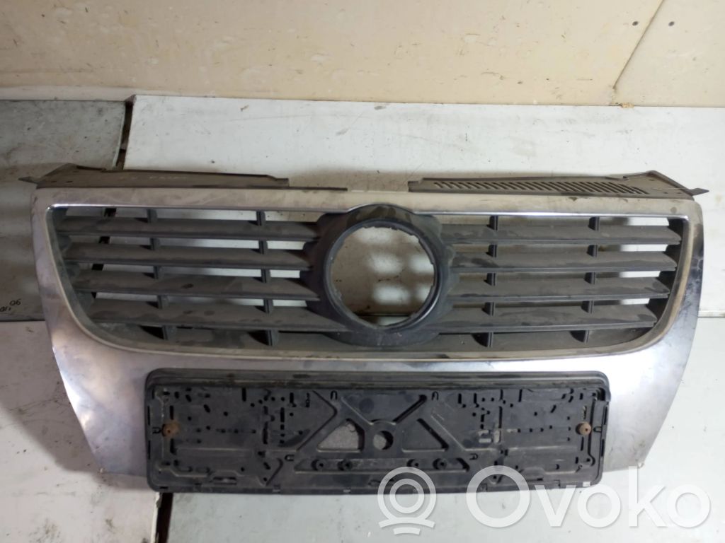 Volkswagen PASSAT B6 Etusäleikkö 