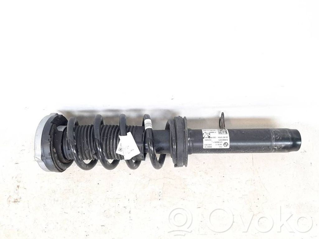 BMW 5 G30 G31 G38 Amortyzator osi przedniej ze sprężyną 