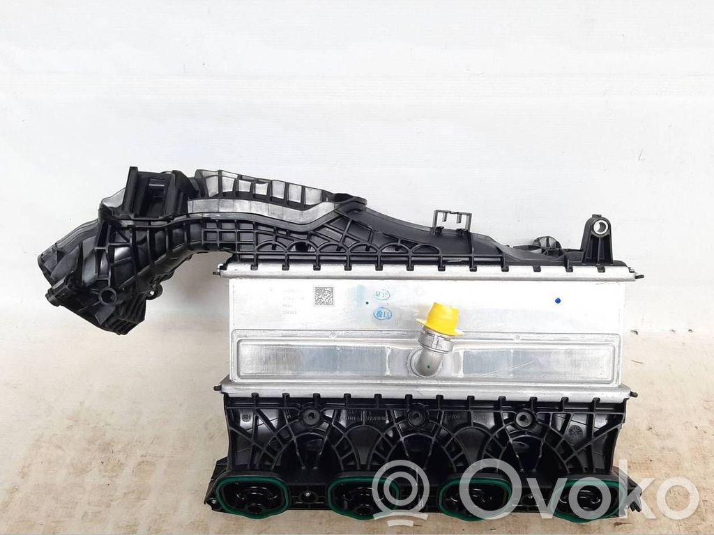 BMW 4 G22 G23 G24 G26 Kolektor ssący 