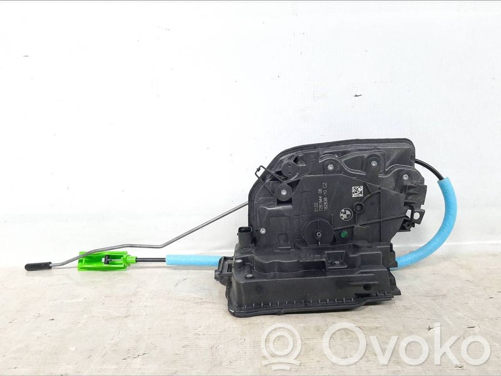 BMW X1 F48 F49 Zamek drzwi tylnych 