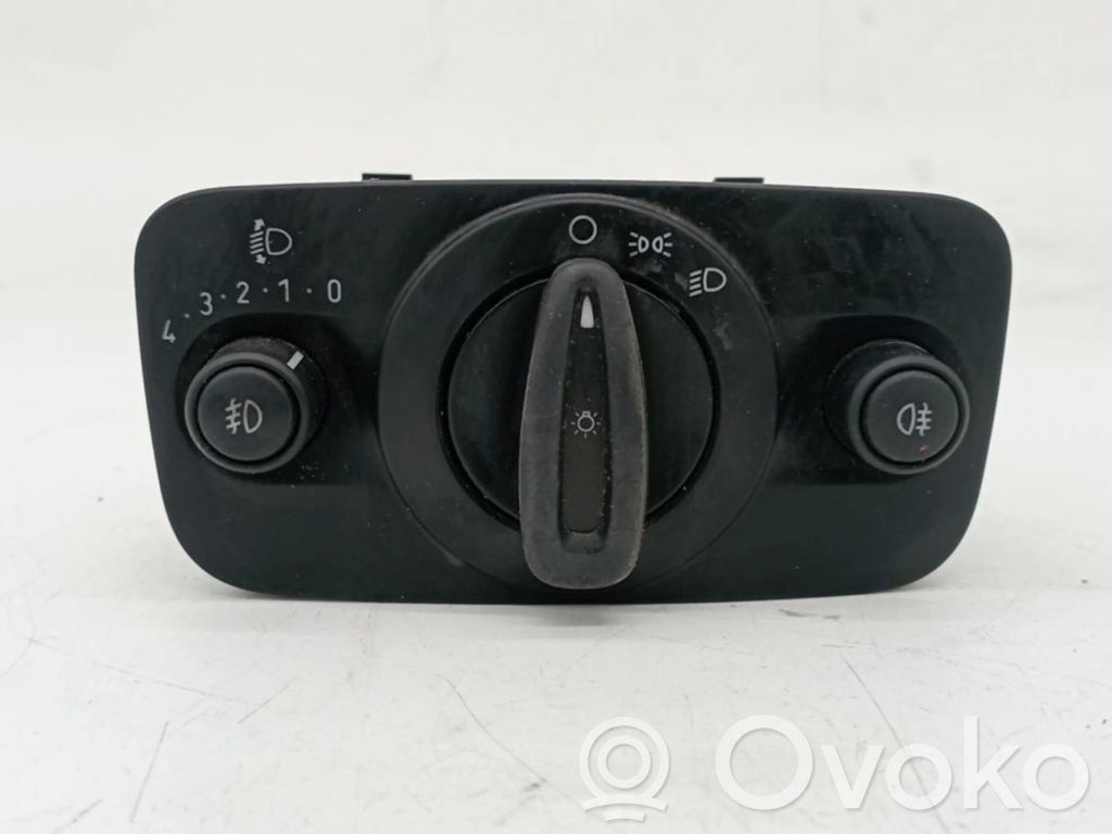 Light switch   8A6T13A024BB