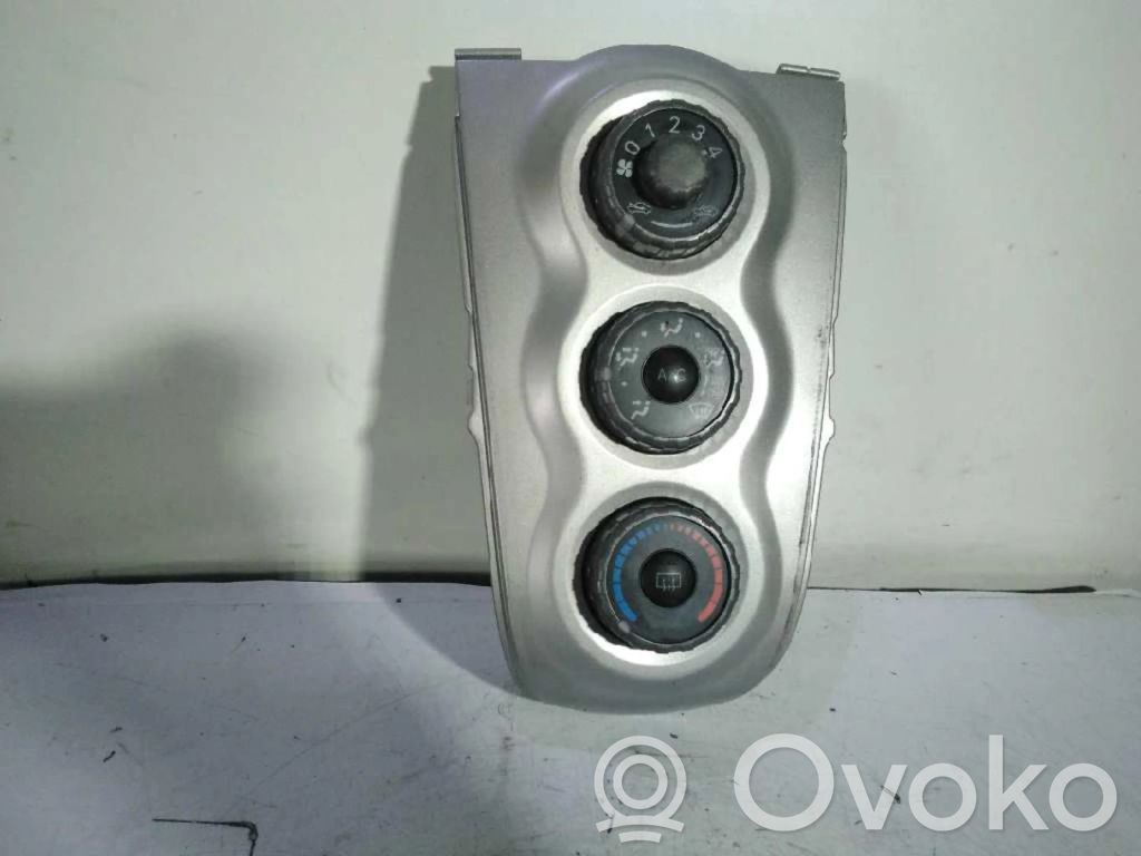 Toyota Yaris Climate control unit 