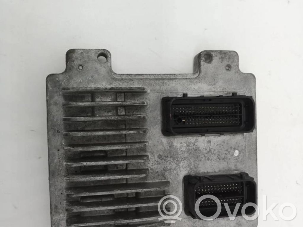 Unidad de control/módulo ECU del motor   12679197