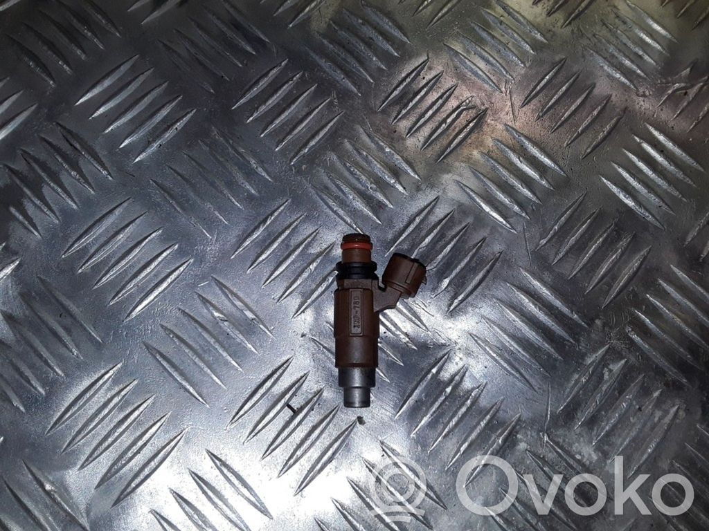 Mazda 626 Fuel injector 