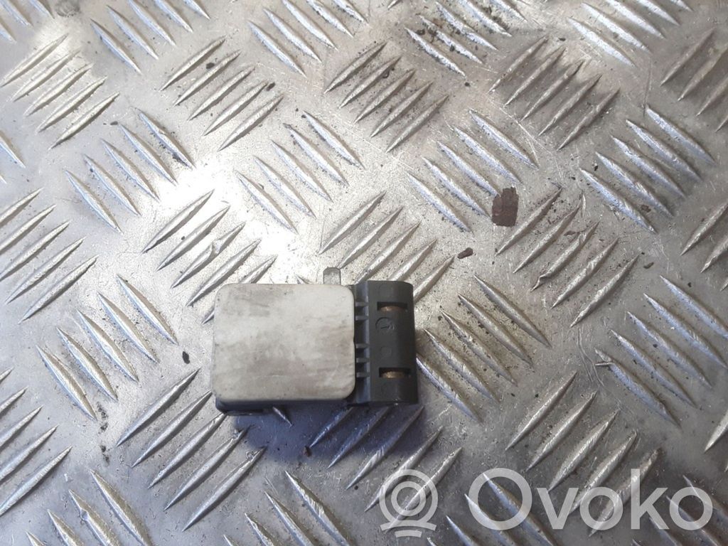 Sensor impacto/accidente para activar Airbag   0285003900,1405056577,6911003