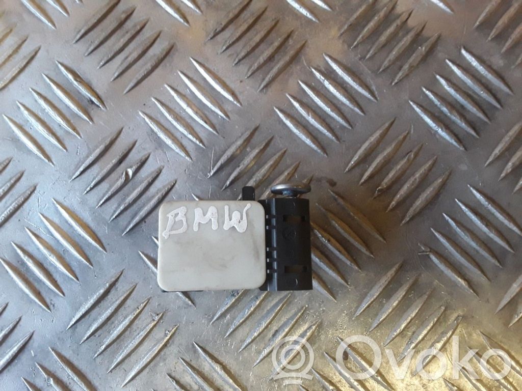Sensor impacto/accidente para activar Airbag   6911003,0285003900