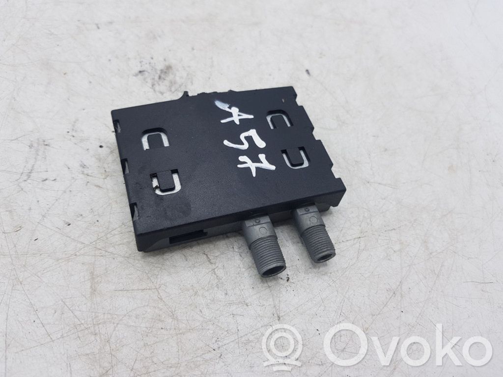 BMW 7 E38 Antenos stiprintuvas 