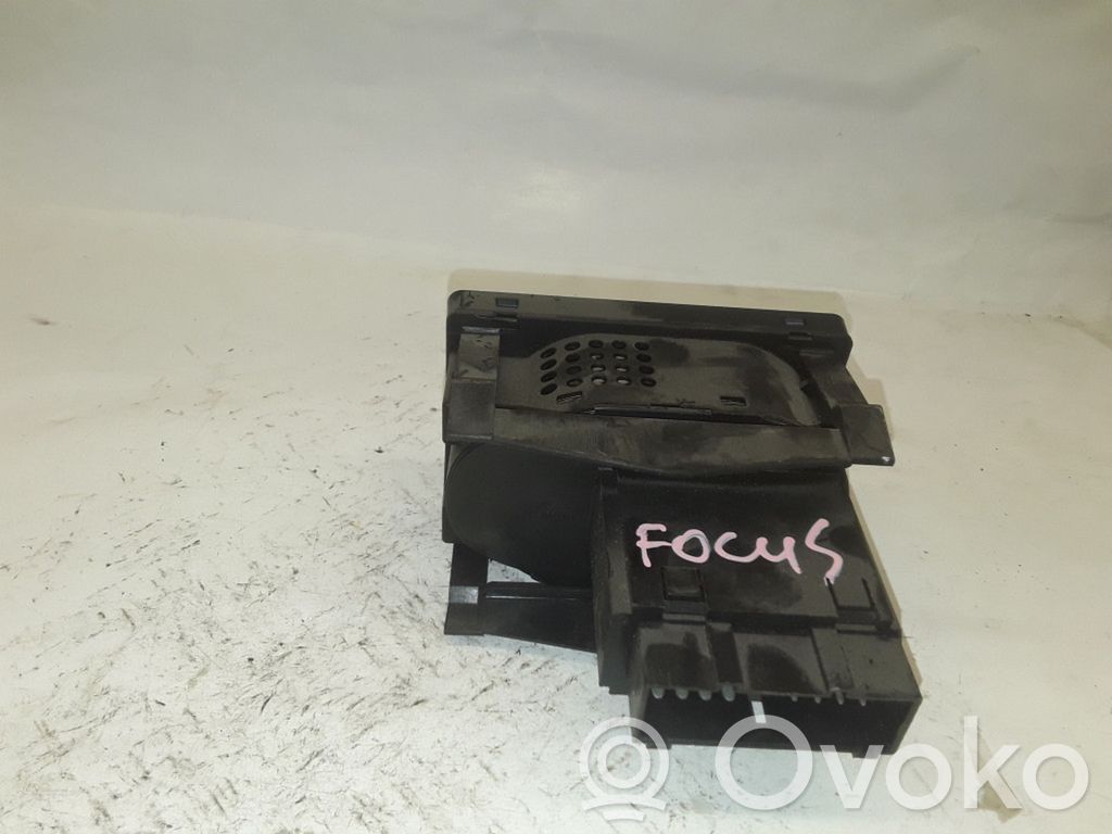 Light switch   3M5T13A024