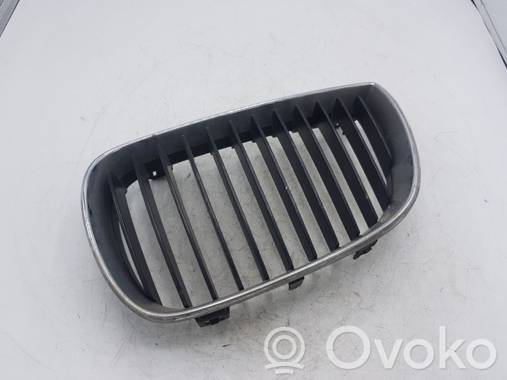 BMW 1 E81 E87 Front bumper upper radiator grill 