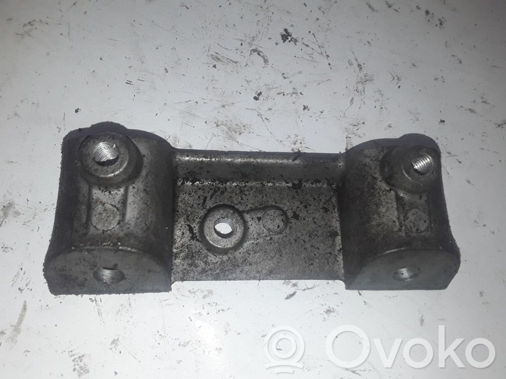 Land Rover Discovery 3 - LR3 Uchwyt / Mocowanie pompy paliwa 
