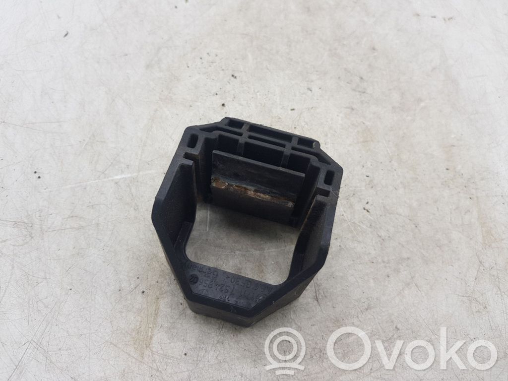 BMW 5 E39 Fixation de radiateur 
