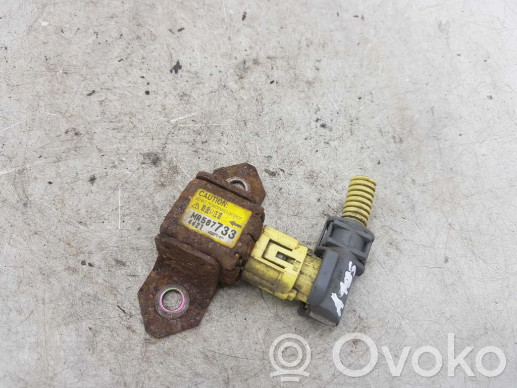 Mitsubishi Outlander Czujnik uderzenia Airbag 