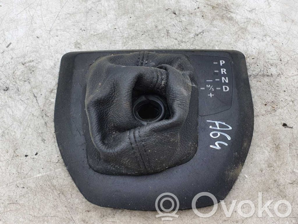 BMW 5 E60 E61 Pavarų perjungimo svirties apdaila (plastikinė) 