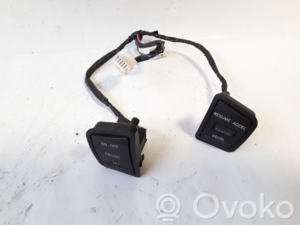 Jeep Grand Cherokee (WK) Steering wheel buttons/switches 