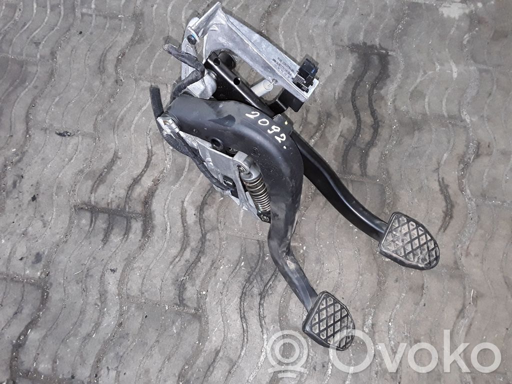 BMW X1 E84 Assemblage pédale 