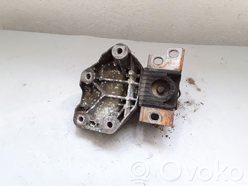 Alfa Romeo 159 Dzinēja spilvens 