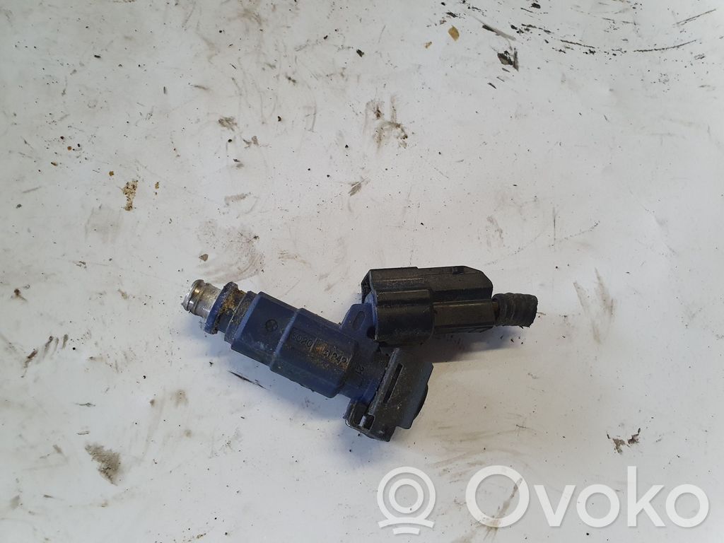 Inyector de combustible   3531028000