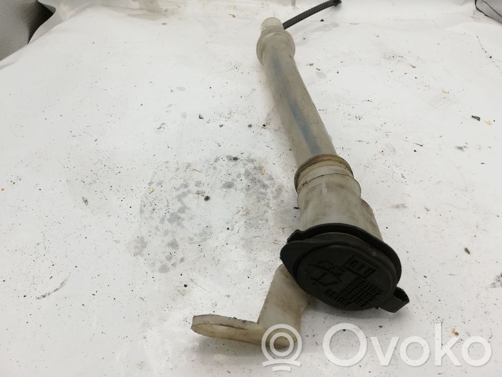 Toyota Avensis Verso Tubo riempimento della vaschetta del liquido lavavetri 